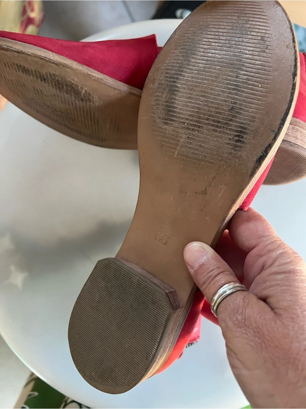 Red Roan Open-Toe Women’s Sandals - Elegant Twist Design size 7.5